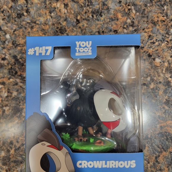 Crowlirious Youtooz Figurine - Picture 2 of 4